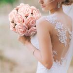 50Pcs künstliche Rosenblüten, erröten rosa Rosen Real Touch Foam gefälschte Rose Bulk mit Stiel für Hochzeitssträuße Mittelstücke Brautdusche Party Home DIY künstliche Blu