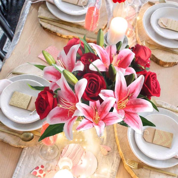 11xkünstliche Blumen, rote künstliche Rosen und rosa Tigerlilie, Seidenblumenstrauß für Hochzeit, Blumenarrangement, Geschenk, Party-Dekoration (Vasen nicht im Lieferumfang ent