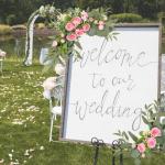 Empfang Seiden Tulpen Arrangements Hochzeit Gemischte Pfingstrosen Willkommensschild Veranstaltungsverzierungen