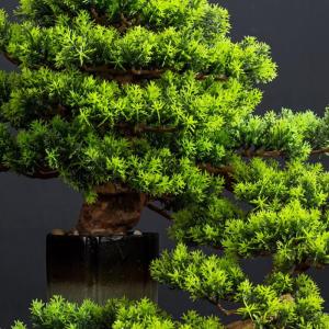 Künstlicher Bonsai-Baum 18-Zoll-künstliche Bonsai-Kiefer-Simulations-Grünpflanze-Bonsai-Indoor-Kunstpflanze im Topf, künstliche Zimmerpflanzen for den Schreibtisch, das Home-Of
