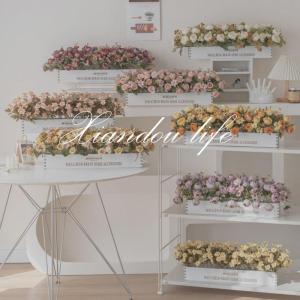 Zaun-künstliche Blumenornamente, Wohnzimmertisch-Blumendekoration, Künstliches Blumenarrangement Mit Zaun(Blu)