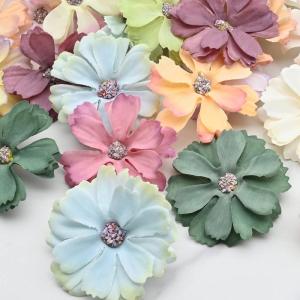 , 50 stuks, madeliefjes, bloemkoppen 5 cm, zijden bloemen, decoratieve bloemkoppen voor bruiloft, feest, huis, scrapbooking en doe-het-zelf knutselen, meerkleurig