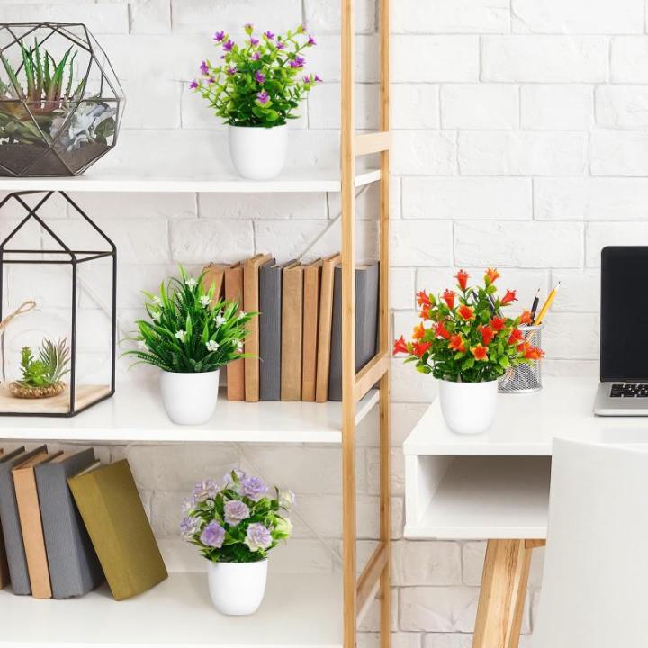 met pot, kleine potplanten, 4 stuks, kunstplant met bloemen, groene planten, decoratie, plastic planten, indoor decoratie voor kantoor, huis, balkon, woonkamer, badkamer