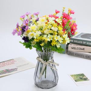 Kunstmatige Nep Zijde Bloemen 6 Bundels Faux Zijde Daisy Wilde Bloemen Groen Struiken Planten Plastic Struiken Indoor Boerderij Outdoor UV Bestand Tuin Planter Decoratie
