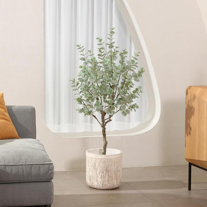 Kunstmatige eucalyptusboom 1,2 m hoge nep zilveren dollar bladeren eucalyptusplanten kunstzijde eucalyptus stengels, komen met geweven zeegras buikmand kunstplant voor huisdecorati