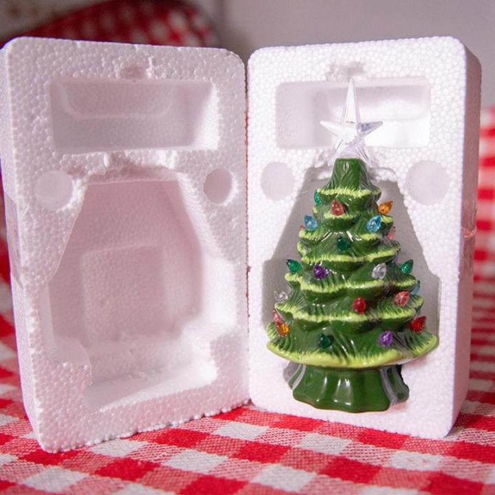 Grüner 10,5 x 18,8 cm großer Keramik-Weihnachtsbaumschmuck, handbemalter Keramik-Baum, beleuchteter Feiertagsmittelaufsatz mit bunten Lichtern
