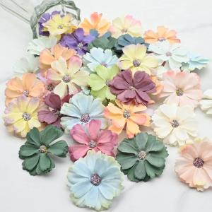 , 50 stuks, madeliefjes, bloemkoppen 5 cm, zijden bloemen, decoratieve bloemkoppen voor bruiloft, feest, huis, scrapbooking en doe-het-zelf knutselen, meerkleurig