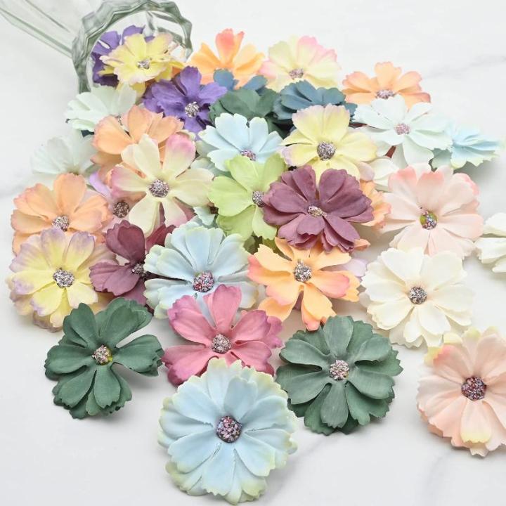 , 50 stuks, madeliefjes, bloemkoppen 5 cm, zijden bloemen, decoratieve bloemkoppen voor bruiloft, feest, huis, scrapbooking en doe-het-zelf knutselen, meerkleurig
