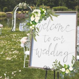 Empfang Seiden Tulpen Arrangements Hochzeit Gemischte Pfingstrosen Willkommensschild Veranstaltungsverzierungen