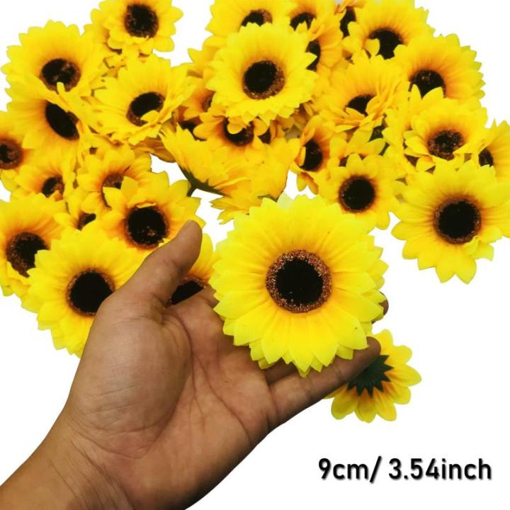 120 stuks kunstmatige zonnebloemhoofden faux zonnebloemhoofden in geel, 6,8 cm en 3,5 cm zonnebloemen zijde plastic planten voor huis tuin bruiloft feest decoratie krans DIY Craft