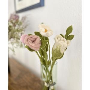 9 vilten bloemen, kleine bloemengroet, boeket, Fair Trade, handgemaakt (wit-roze)
