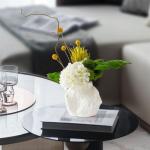Kunstblumen Vintage-Blumenarrangements – hochsimulierte künstliche Blumen in handgefertigter Keramikvase, elegant für Wohnzimmer für jeden Anlass