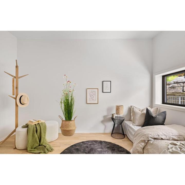 Kunstgras, kunstgras, decoogras, kunstplant, kamerplant, groene plant, kunstmatige plant, decoratie, in zwarte pot, zeer realistisch, groen (123 cm - artikelen. MN-KP-2221)