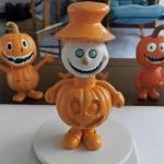 Halloween Pompoen voor man, cartoonvormgeving, groot 16 cm, modelspeelgoed, standbeeld voor bureau en decoratie in de tuin (pompoenman C + D + E)