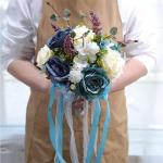 Hochzeitsstrauß for die Braut mit künstlichen Blumen, 10-Zoll-Hochzeitssträuße, künstlich blühende Rosen, Brautjungfernstrauß, Seidenrosen-Wurfsträuße.(Blue)