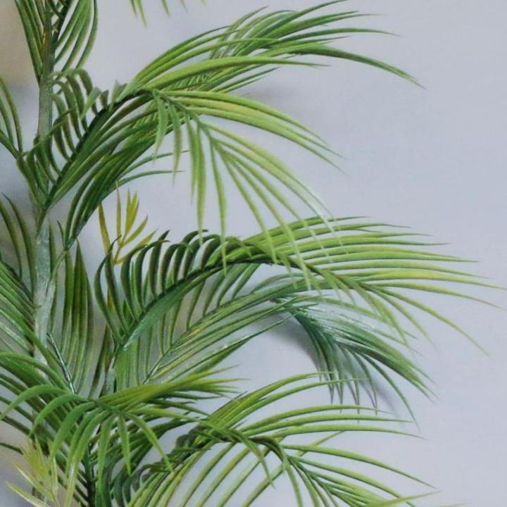 Realistische künstliche Palme und Tropische Bäume im Topf – fertig zum Ausstellen