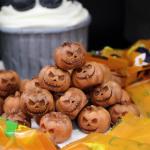 Halloween Deko Kürbis, 40PCS Halloween Mini Künstliche Kürbisse Dekoration Herbstdeko, Halloween Puppenhaus Miniaturen Halloween Harz Kürbisse Skulptur für Halloween Party Dek