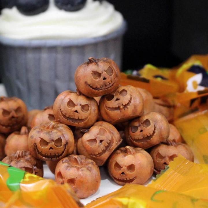 Halloween Deko Kürbis, 40PCS Halloween Mini Künstliche Kürbisse Dekoration Herbstdeko, Halloween Puppenhaus Miniaturen Halloween Harz Kürbisse Skulptur für Halloween Party Dek