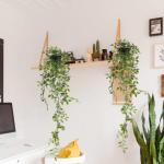 Set van 2 kunstmatige potplanten hangende wijnstokken groene hangende in potten faux hangende planten binnenshuis kamerplanten opknoping voor plank woonkamer badkamer keuken muur