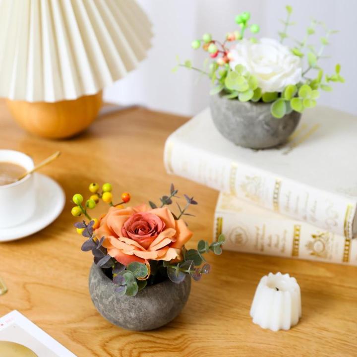 Kunstroos bloem met pot, combinatie van namaakzijden roos en groen, kleine kunstplant met eucalyptusbladeren voor slaapkamer, boekenkast decoraties (1, bruine roos)