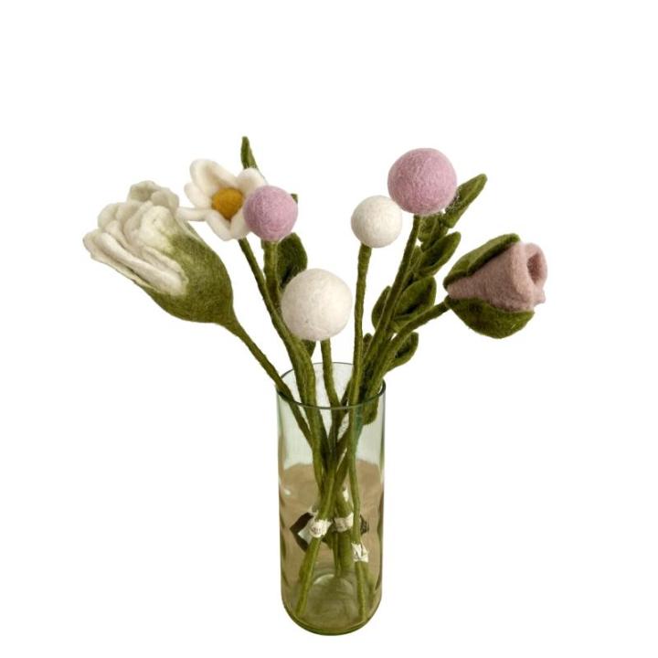 9 vilten bloemen, kleine bloemengroet, boeket, Fair Trade, handgemaakt (wit-roze)