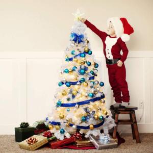 Kunstkerstboom, dennenboom met metalen standaard, pvc-naalden, kunstboom, ideaal voor thuis, kantoor, winkels en hotels, wit