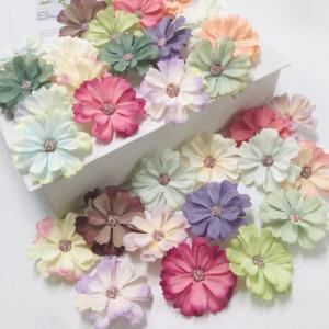 60 stuks om te knutselen, kleine kleurrijke madeliefjes, kleine zijden bloemen, decoratie voor bruiloft, feest, doe-het-zelf slingers, hoofdband