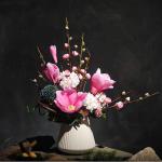 Kunstblumen Europäisches Seidenblumenarrangement in Einer Keramikvase – künstliche Blumendekoration für das Wohnzimmer, künstliches Blumenarrangement für jeden Anlass