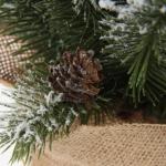 Mini Tafelkerstboom in jute basis 40,6 cm kunstmatige dennentakken bedekt met sneeuw, voor kerstdecoratie wooncultuur keuken eettafel