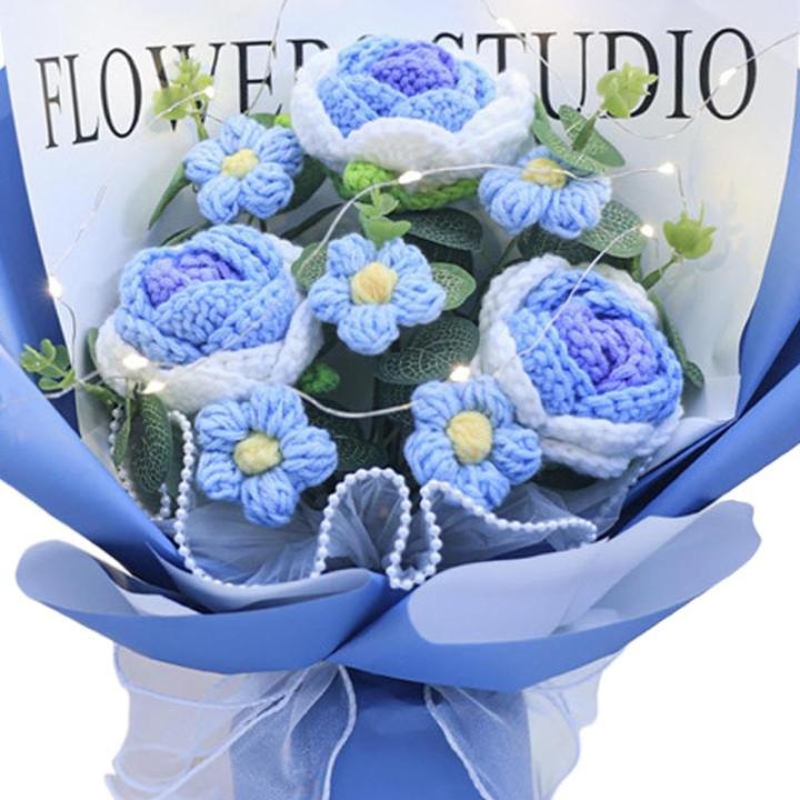 Gehäkelter Blumenstrauß mit Licht, Fertig Gestrickter Strauß, Kunstblume, Handgemachter Strickstrauß Zum Valentinstag, Blau