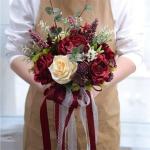 Hochzeitsstrauß for die Braut mit künstlichen Blumen, 10-Zoll-Hochzeitssträuße, künstlich blühende Rosen, Brautjungfernstrauß, Seidenrosen-Wurfsträuße.(Red)