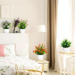 met pot, kleine potplanten, 4 stuks, kunstplant met bloemen, groene planten, decoratie, plastic planten, indoor decoratie voor kantoor, huis, balkon, woonkamer, badkamer
