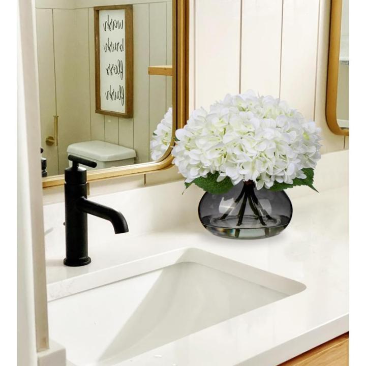 Kunsthortensia bloemen in vaas met 4 hoofden, echte aanraking, nephortensia, bloem in glazen vaas met faux water, zijde, wit, kunstbloemstuk voor thuis, badkamer, bruiloftsdecorati