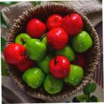 Kunstappels, 100 stuks plastic appels, 3 x 3 cm, levensechte rode mini-appels, doe-het-zelf nep fruit voor thuis, tafel, feest, kerstboomdecoratie, rood, plastic appels