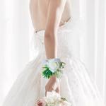 Rose Corsage Armband 4PCs Blumenhandgelenk Corsages mit Perlenkünstlernblumenarmbändern Hochzeit Brautjungfern Corsages für Brautduschen Abschlussball, Corsage Armband