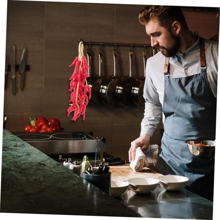 1 Satz Simulierte Hängende Knoblauchspieße Wohnraumdeko Ladeneinrichtung Paprika Dekoration Chili-Pfeffer-anhänger Pfeffer Für Bauernhausdekor Realistische Paprikaverzierungen 