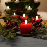 Set van 4 rode vlamloze votief kaarsen echte wax druipend ontwerp, LED Faux batterij aangedreven theelicht kaarsen met timer voor Kerstmis en Advent, batterijen inbegrepen - D 5 cm