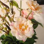 Kunstblumen Künstliche Blumen für den Innenbereich, künstliche Orchidee, Camelchang Verkündigung, Pflaume, Teeblumen-Set, Seidenblume mit Keramikvase für jeden Anlass