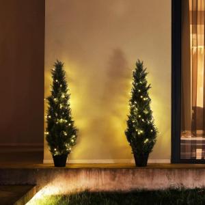 Kunstplant cipres, 120 cm, , ceder in plastic pot, uv-beschermde kunstconiferen met lichtketting op zonne-energie, voor buiten, tuin, hal, balkon (2 stuks)