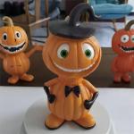 Halloween Kürbis Mann Cartoongestalten Große 16cm Modellspielzeug Statue für Schreibtisch und Dekoration im Garten (Kürbis Mann A+B)
