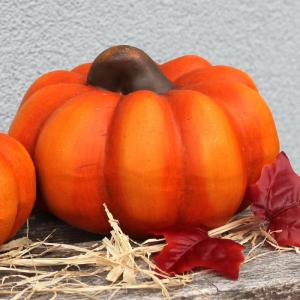 Pompoenset in fel oranje, herfstdecoratie, handgemaakte decoratieve pompoenen van klei voor binnen en buiten, weerbestendig en duurzaam, sierpompoenen, 3-delige set, perfecte Hallo