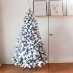 Künstlicher Weihnachtsbaum mit Schneebeflockung, Weihnachts-Weihnachtsbaum, Weihnachtskiefer mit Metallständer, voller Weihnachtsbaum für Zuhause, Party, Innen- und Außendekora