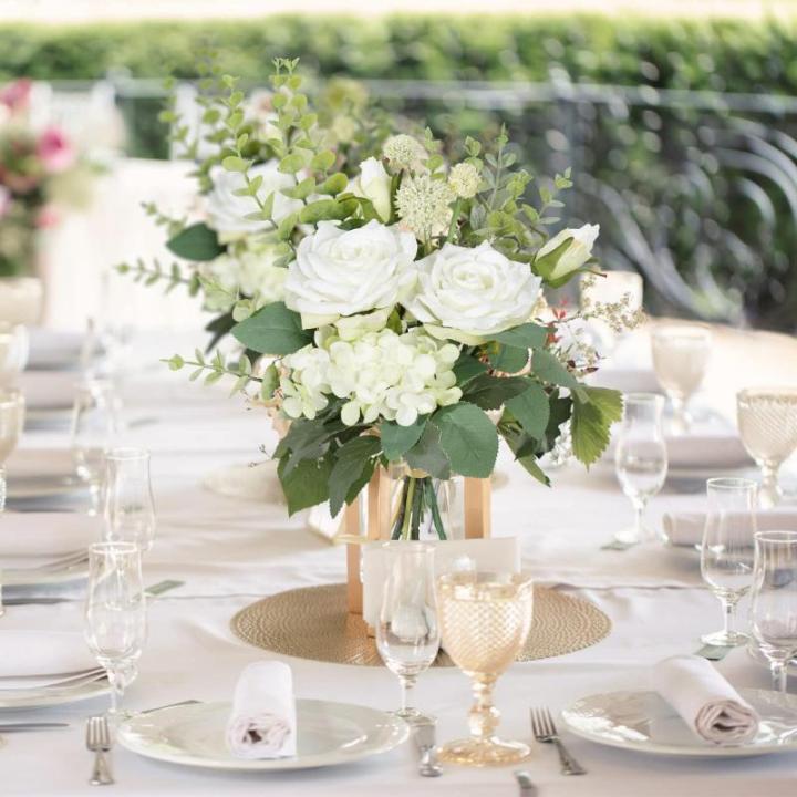 Kunstbloemen, rozen, witte roos, kunstbloemen, zijden bloemen, boeket, boeket voor huis, keuken, tafel, centerpieces, bruiloft, arrangenment, indoor, outdoor decoratie