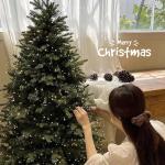 Weihnachtsbaum mit Beleuchtung, Weihnachtsbaum Künstlich mit Zweigspitzen aus PE und PVC, 120/150/180/210/240/300 cm Christmas Tree, Weihnachtsdekoration für Das Homeoffice(4ft/1