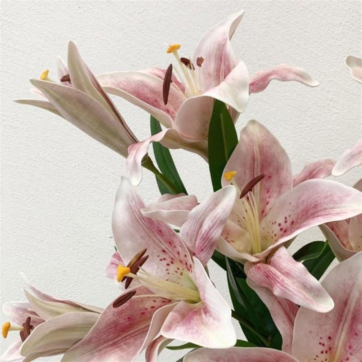 Kunstblumen Rosa Eva-Lilienstrauß – lebensechte künstliche Blumen in Einer Keramikvase für Wohnzimmer, Hochzeitsfeiern und Heimdekoration für jeden Anlass