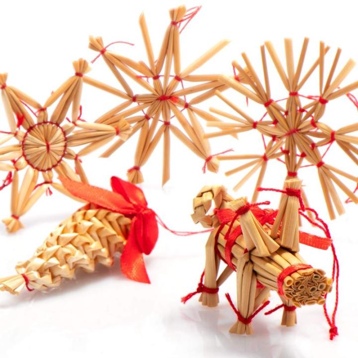 70-delige set kerstboomversieringen - Kerstboom van stro - kegels, elfjes, figuren en strosterren - Kerstdecoratie