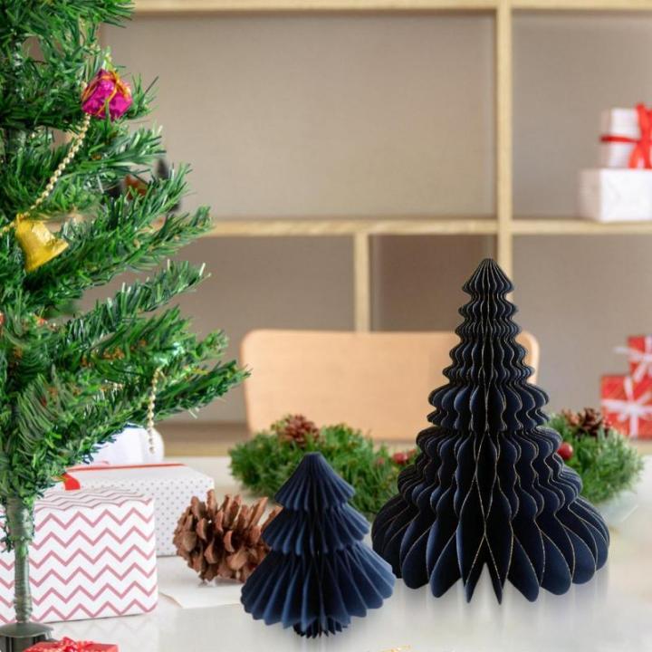 Papieren kerstboom, decoratief kunsthandwerk met meerlaagse splitten, kerstdecoratie om te knutselen, tafelopzetstuk van papier, ideaal voor het creëren van een feestelijke sfeer 