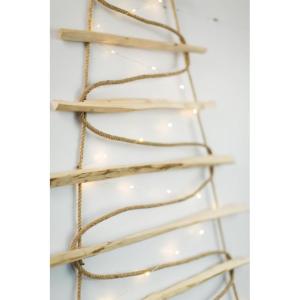 Handgemaakte kerstboom 95 cm hoog, van hazelnoothout | decoratieve hanger | met 200 cm LED-lampen | houten platen verbonden met een jute touw met een dikte van 6 mm