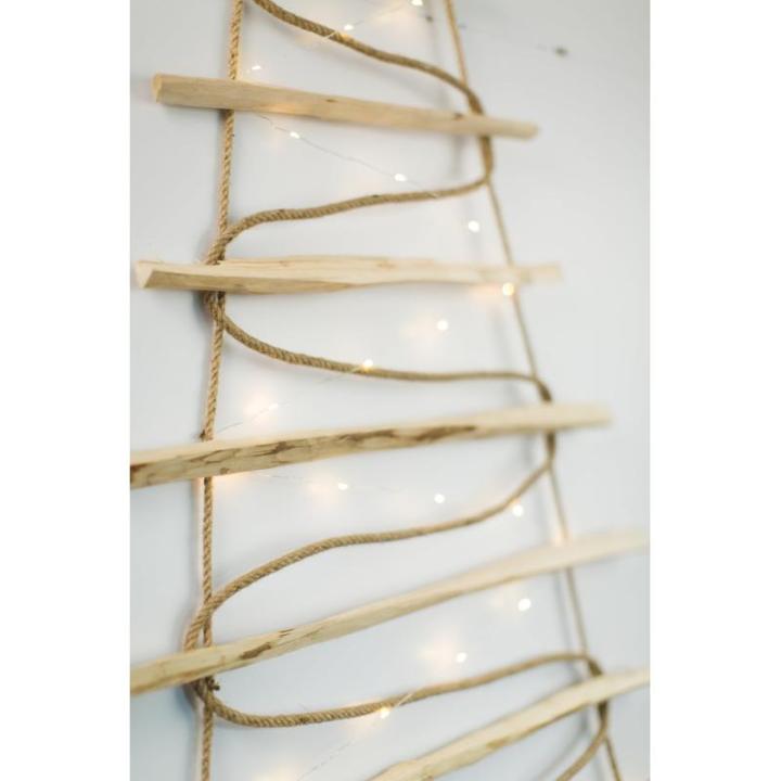 Handgemaakte kerstboom 95 cm hoog, van hazelnoothout | decoratieve hanger | met 200 cm LED-lampen | houten platen verbonden met een jute touw met een dikte van 6 mm