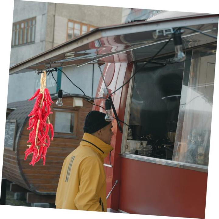 1 Satz Simulierte Hängende Knoblauchspieße Wohnraumdeko Ladeneinrichtung Paprika Dekoration Chili-Pfeffer-anhänger Pfeffer Für Bauernhausdekor Realistische Paprikaverzierungen 